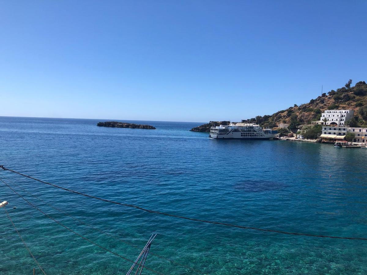 Scirocco Rooms Loutro Bagian luar foto