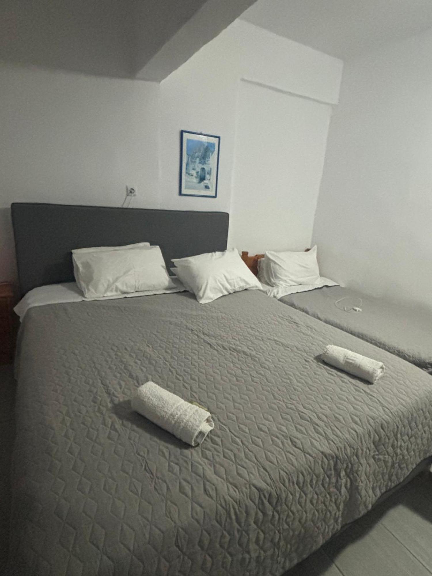 Scirocco Rooms Loutro Bagian luar foto