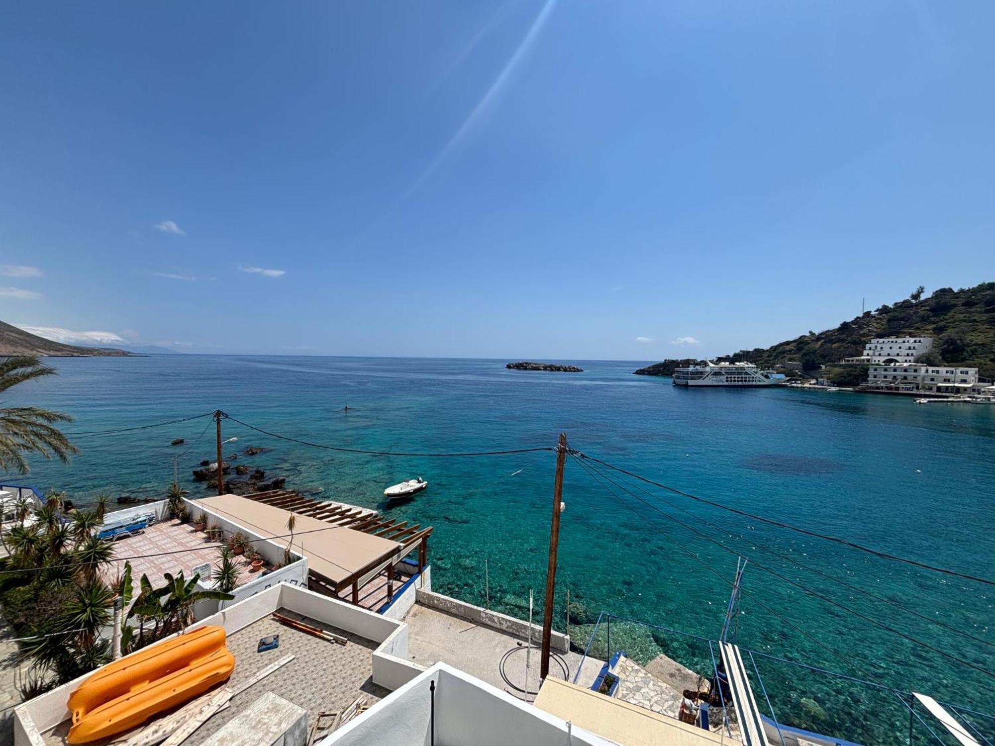 Scirocco Rooms Loutro Bagian luar foto