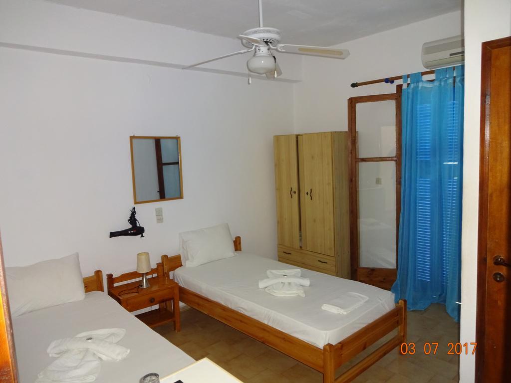 Scirocco Rooms Loutro Bagian luar foto