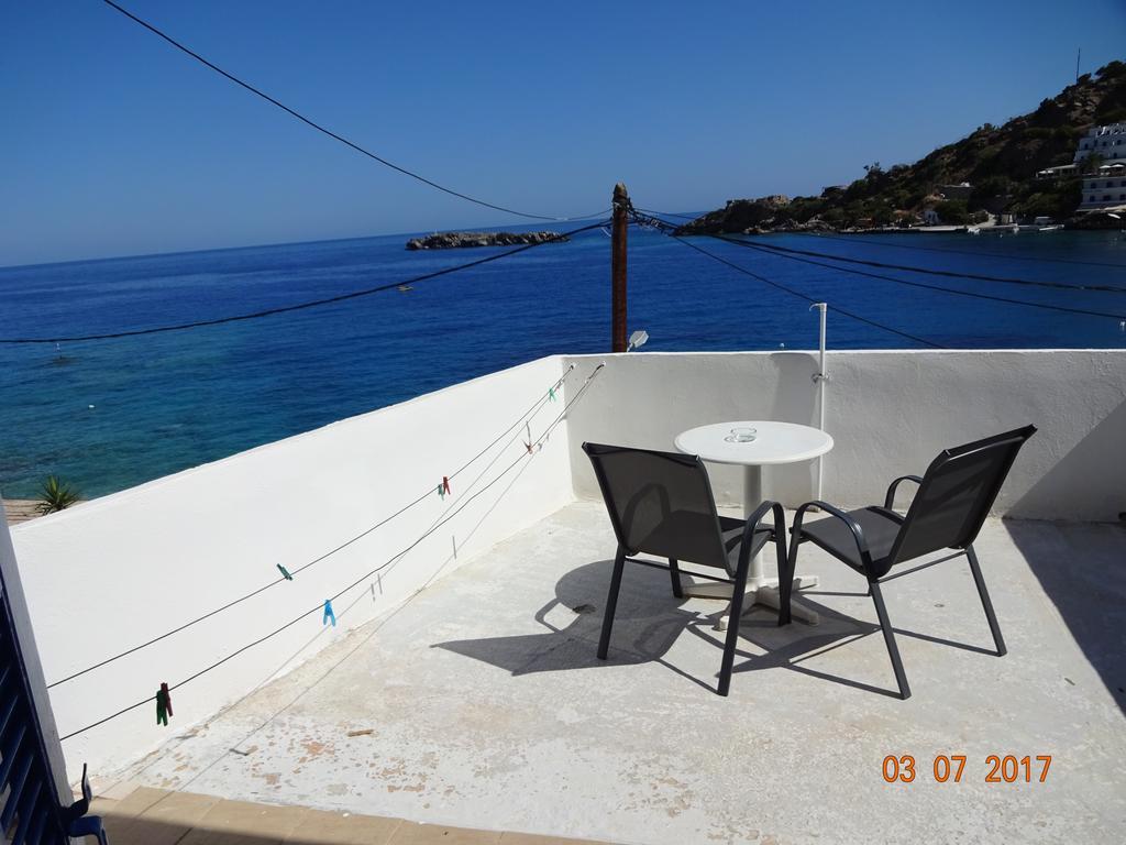 Scirocco Rooms Loutro Bagian luar foto