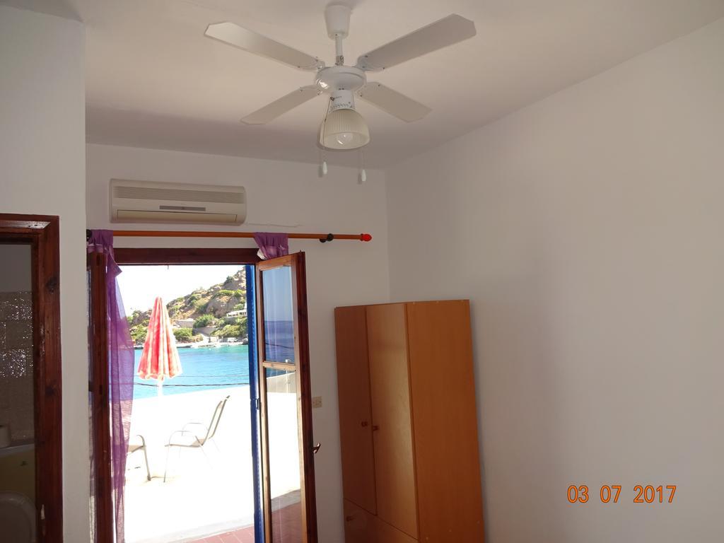 Scirocco Rooms Loutro Bagian luar foto