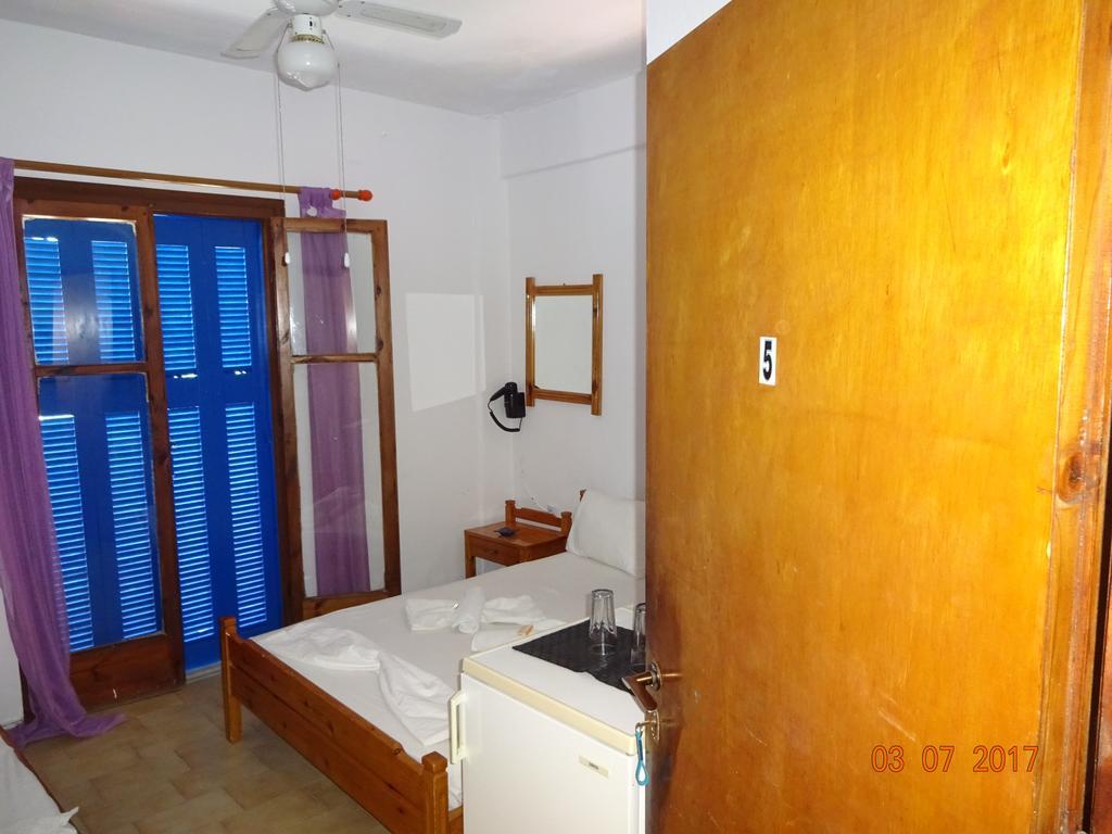 Scirocco Rooms Loutro Bagian luar foto