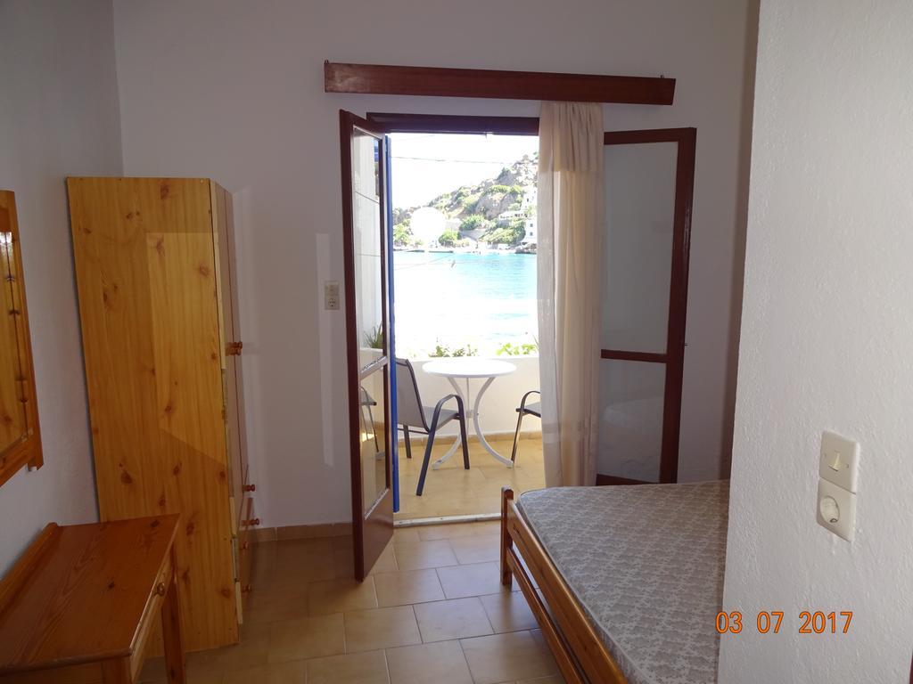 Scirocco Rooms Loutro Bagian luar foto