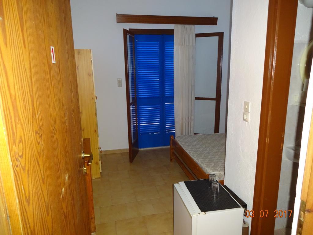 Scirocco Rooms Loutro Bagian luar foto