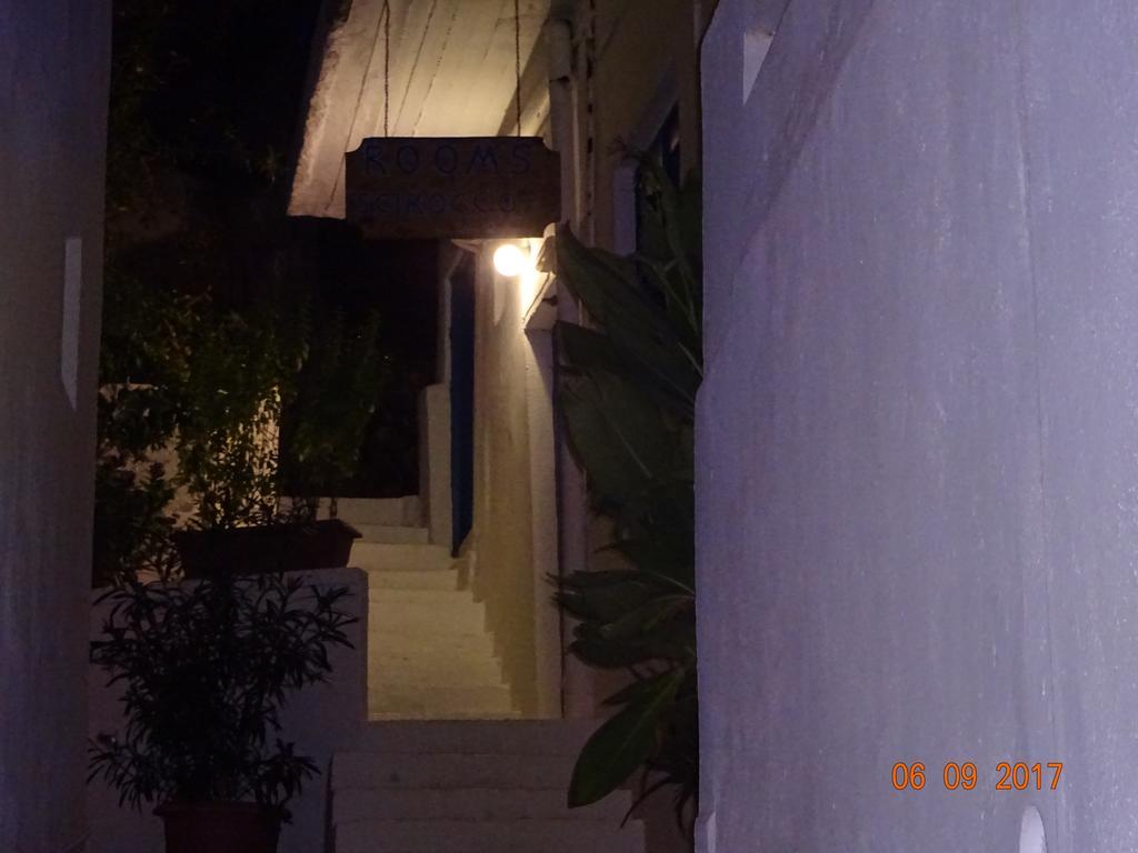 Scirocco Rooms Loutro Bagian luar foto
